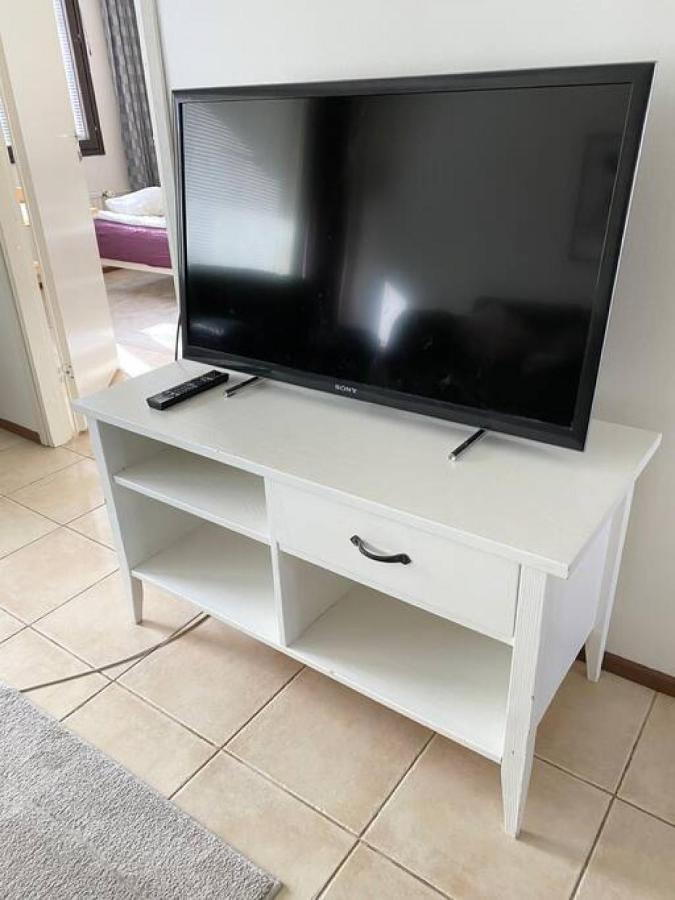 Pihlajisto 1 - Newly Renovated Spacious 4-bedroom With Patio, Free Parking