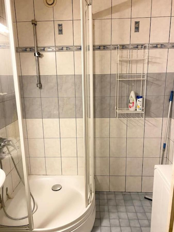 Pihlajisto 1 - Newly Renovated Spacious 4-bedroom With Patio, Free Parking * Helsinki